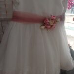 Vestido cerimónia_Branco com renda e apontamentos rosa