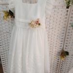 Vestido de cerimónia com fundo rendado
