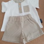 Conjunto de bebé de camisola e calção